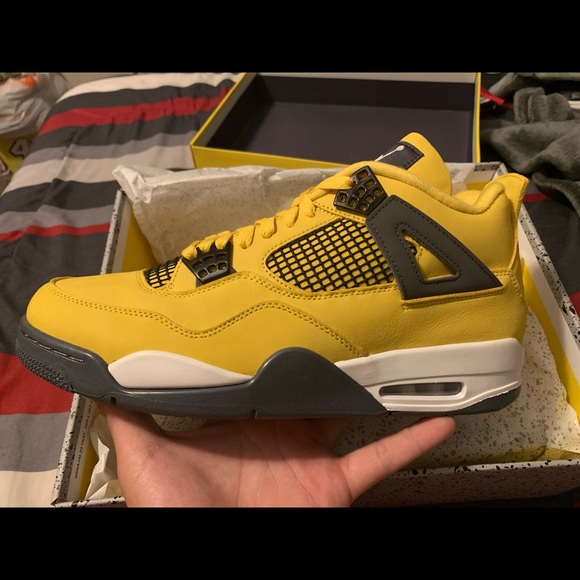 Jordan 4 Tour Yellow DS - Picture 1 of 5